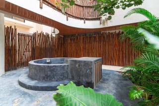 Penthouse with Rooftop Plunge Pool - Distant Ocean - 3