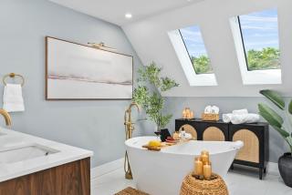 Boston Harvard Mansion HUGE GameRoom Spa Bath - 5