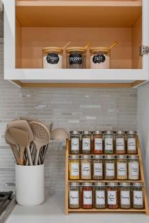 Boston Harvard Mansion HUGE GameRoom Spa Bath - 2