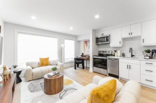 Luxury - 2 BR - 2 Beds - Stylish - New Build Downtown - Toronto - 8