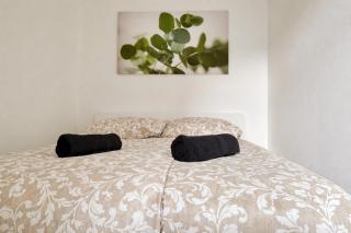 Free Parking & Calm Apartment - 9