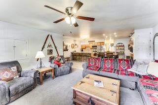 Steps to Skiing! Mtn-View Haven in Dtwn Red River - 7