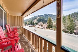 Steps to Skiing! Mtn-View Haven in Dtwn Red River - 0