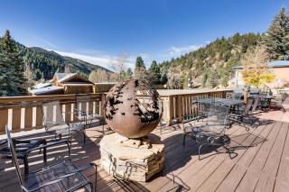 Steps to Skiing! Mtn-View Haven in Dtwn Red River - 9