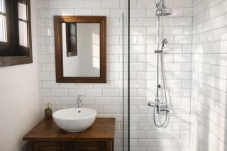 Large Cosy House by a Forest - Treehouse, BBQ, Fireplace & Mountain - 2