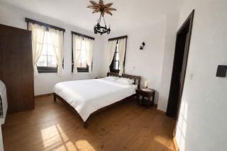 Large Cosy House by a Forest - Treehouse, BBQ, Fireplace & Mountain - 3