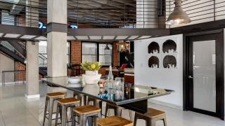 Skyline Lofts by AvantStay: a multi-level industrial-chic retreat in DTLA with rooftop views soaring ceilings steps to dining music culture - 7