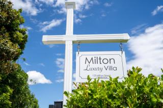 Milton Luxury Villa Accomodation - Cambridge - 8