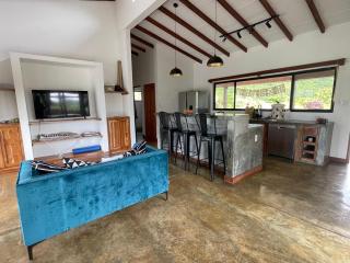 Dorado Retreat Farm in Cañas - 0