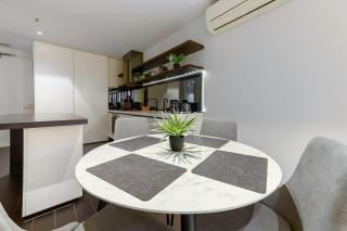 Near Marvel Stadium - Free Parking, Pool & Gym - 6