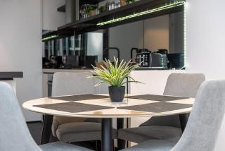 Near Marvel Stadium - Free Parking, Pool & Gym - 3