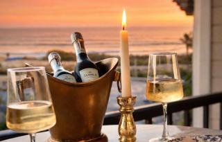 Oceanview Romantic Escape-King Suite, Balcony, Pool & Bar! - 0