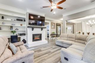 Gather, Play and Unwind! Modern Locust Grove Home - 8