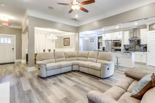 Gather, Play and Unwind! Modern Locust Grove Home - 5