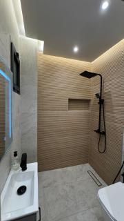 Cozy and bright apartment - 1