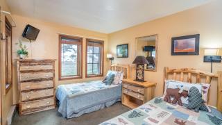 Etta Place Too 103 by AvantStay Close to Town The Slopes In Complex w Communal Pool Hot Tub - 3