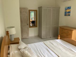 Four bedroom Villa, Sunset Crest, 30ft Private pool and tropical gardens - 2