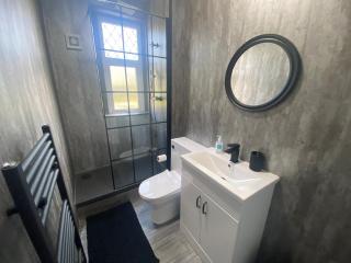 3BR Sleeps 6 Free Parking Near Glasgow City - 6