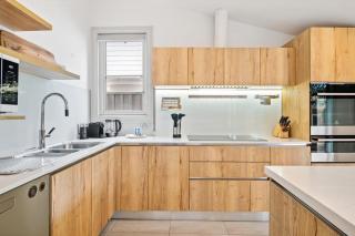 Light-Filled House Close to Cafés and Parks in Brunswick - 5