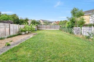 Large group stays in Bedford Contractors Welcome - 4