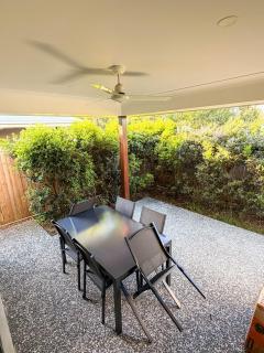 Modern Spacious 4BD Home in Pallara - 7