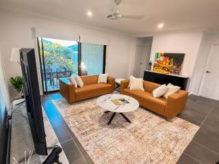 Modern Spacious 4BD Home in Pallara - 3