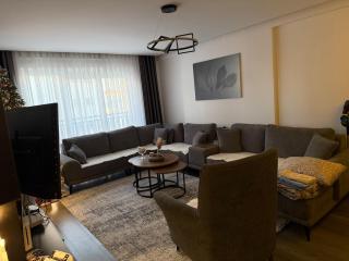 Cozy & Modern Apartment - 4