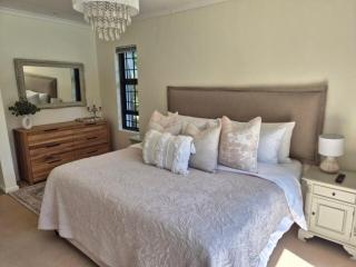 Cozy St Francis Holiday Home - 6