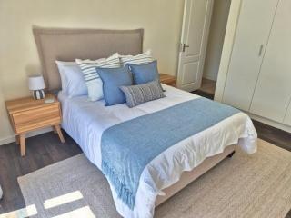 Cozy St Francis Holiday Home - 3