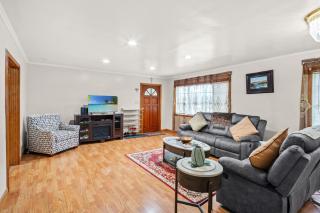 Fireplace Evenings • Smart TV • Sleeps 7 - 7