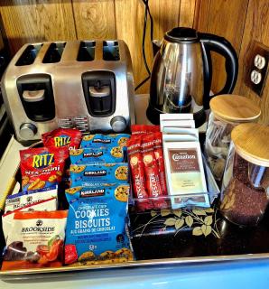 Cozy 3BR House Near Airport & Transit! - 5