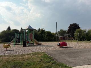 Cozy 3BR House Near Airport & Transit! - 4