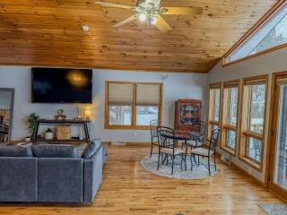 Luxury Waterfront Retreat on Black Lake - 5