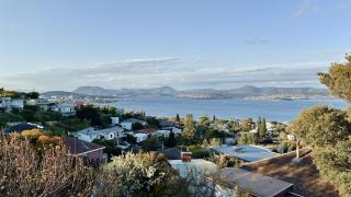 3 Bedroom Townhouse - Sandy Bay - Gorgeous View - 3