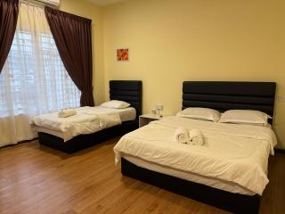Impian Homestay BSI 4 Bedrooms Fully Aircond Netflix Wifi - 7