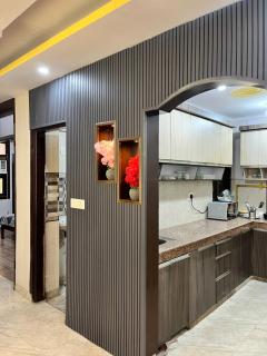 Luxury Private 3BHK Flat Delhi Airport Wi-Fi Free Parking 101 - Nova Deli - 7