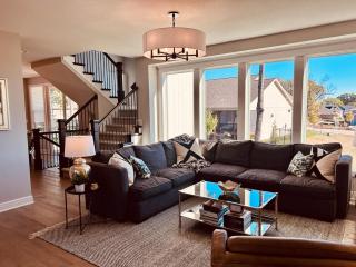 Luxury Modern KC Home Olathe Overland Park - 4