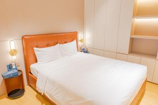 Regal Collection House - 7