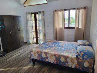 The reunion place 3 blocks from beach - 5