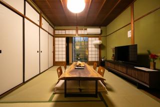 100平米で最大10名宿泊可能- Shinsaibashiまで徒歩5分の立地で美しい日本家屋です-BBQも楽しめます - 0