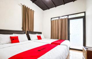 RedDoorz Resort at Hajeka Pangalengan Bandung - 0