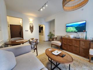 Botanica Luxury 1BHK Apartment, Pool & Parking - Near Candolim Beach - 6