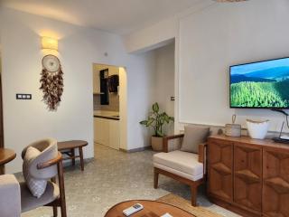 Botanica Luxury 1BHK Apartment, Pool & Parking - Near Candolim Beach - 2