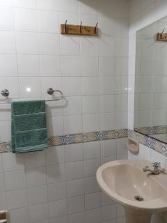 COMO EN CASA!! Monoambiente, lugar tranquilo y seguro, a minutos del aeropuerto y de centros comerciales de Asunción!! - 4