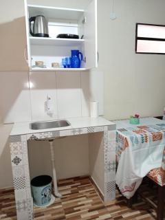 COMO EN CASA!! Monoambiente, lugar tranquilo y seguro, a minutos del aeropuerto y de centros comerciales de Asunción!! - 3