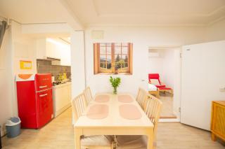 5 minutes walk from Itaewon Station # 2 Queen size beds # Emotional accommodation - 1