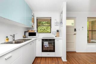 22 Heavenly Highgate 2 Bedrm & Parking-Walk to HBF - 4