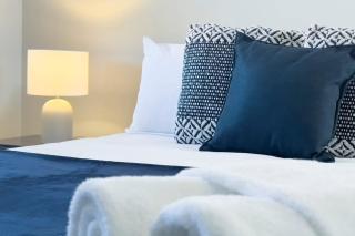 30 Modern & Quiet Retreat -Walk to Dining & Shops - 3