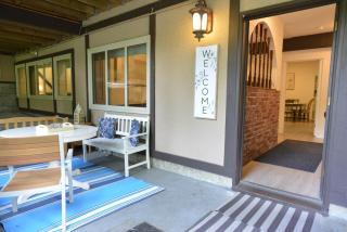 Bright Spacious 3 BR Garden Suite, 4 Queen beds, Fully equipped, Highly recommended by 229 happy groups - 8