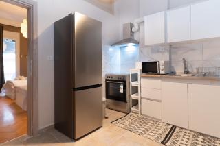 Stylish Apartment In The Heart Of Thessaloniki - 4